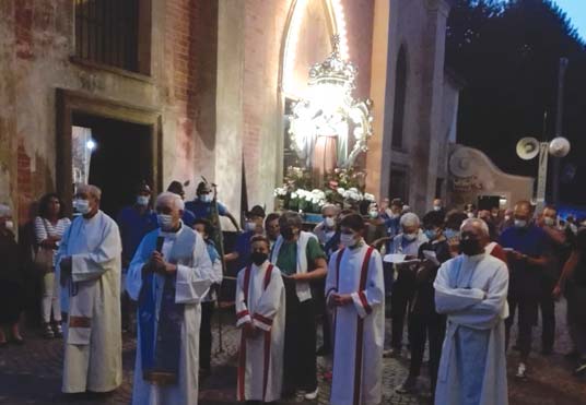 Con la processione ritorna la tradizione