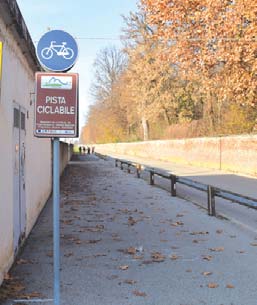 Stop ai lavori della ciclabile