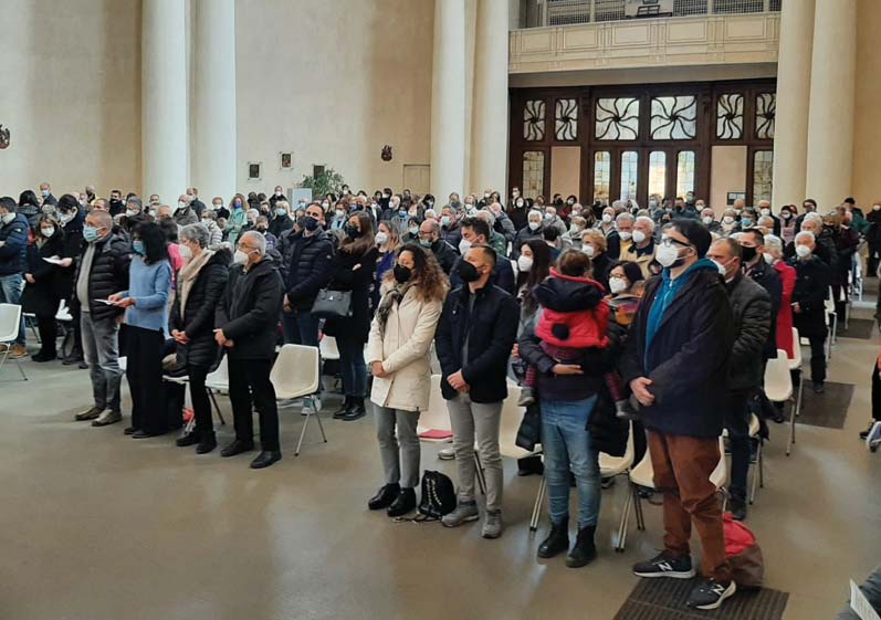 Le chiese tornano a piena capienza