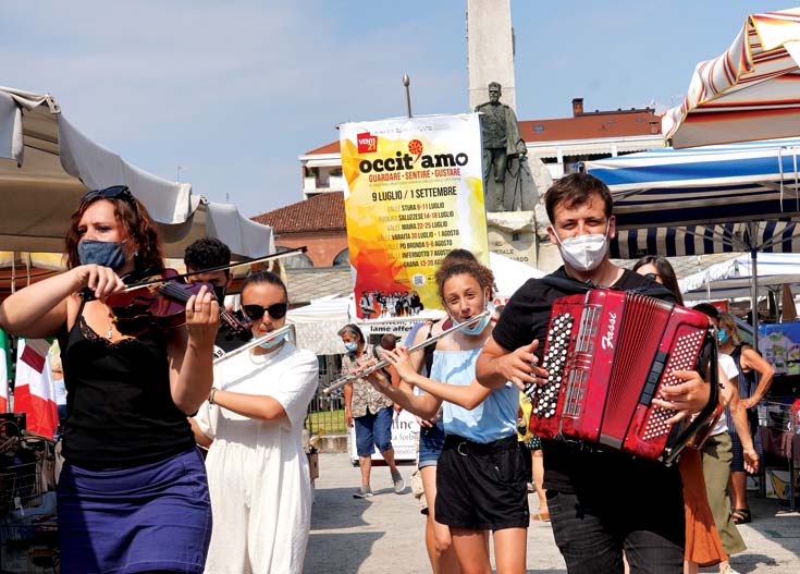 Al mercato arriva la musica occitana