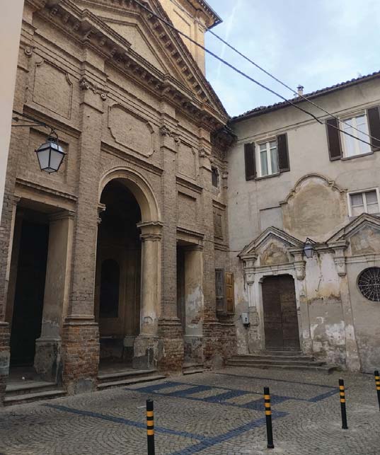 Meno parcheggi davanti alle chiese