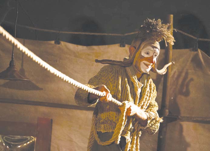 Pau il clown arriva in citt con Mirabilia