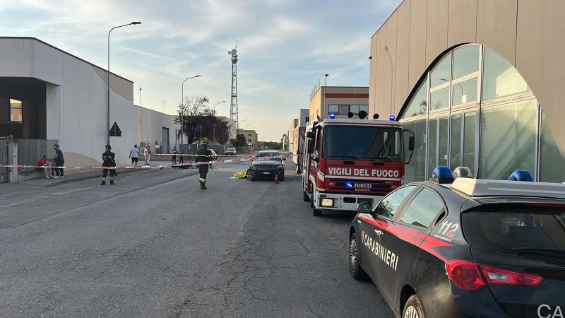 Auto contro moto, muore il centauro