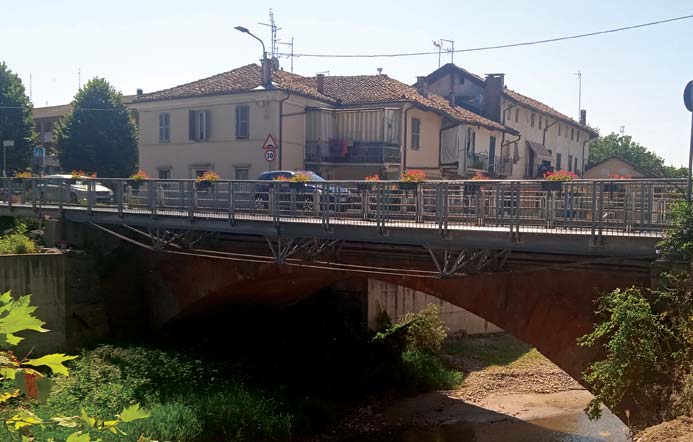 Giorni contati per il ponte di via Alba