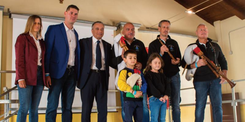 Musica e tradizione insieme al gruppo di Zampognari