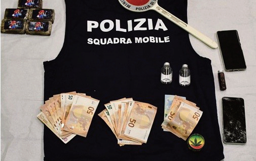 Droga incartata nei cioccolatini