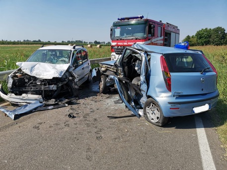 Calano le vittime delle strade