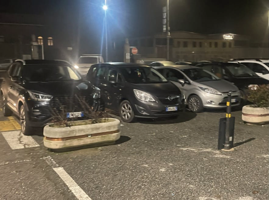 Parcheggi e caos viabilità