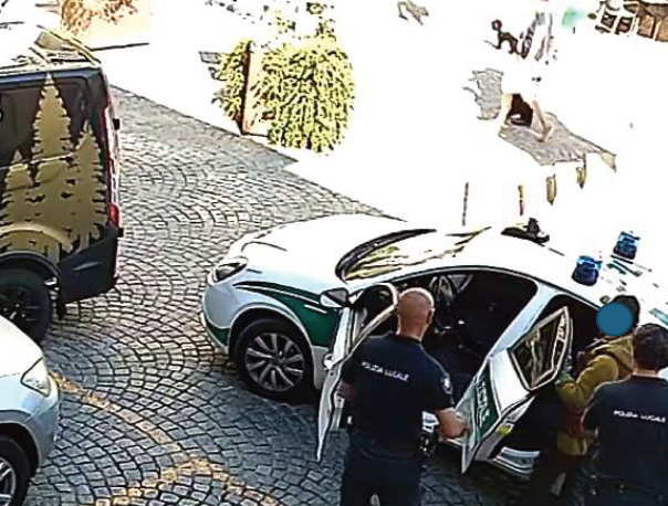 Scappava su un camion rubato