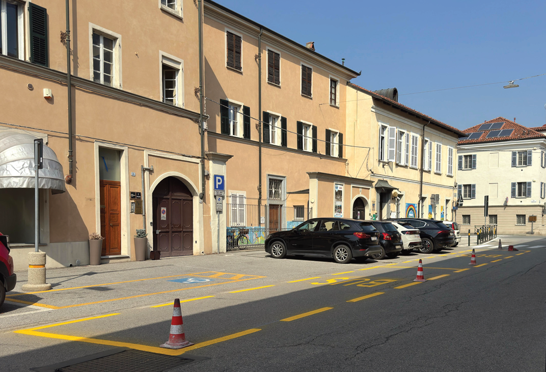Scuolabus fermi, è scoppiata la polemica