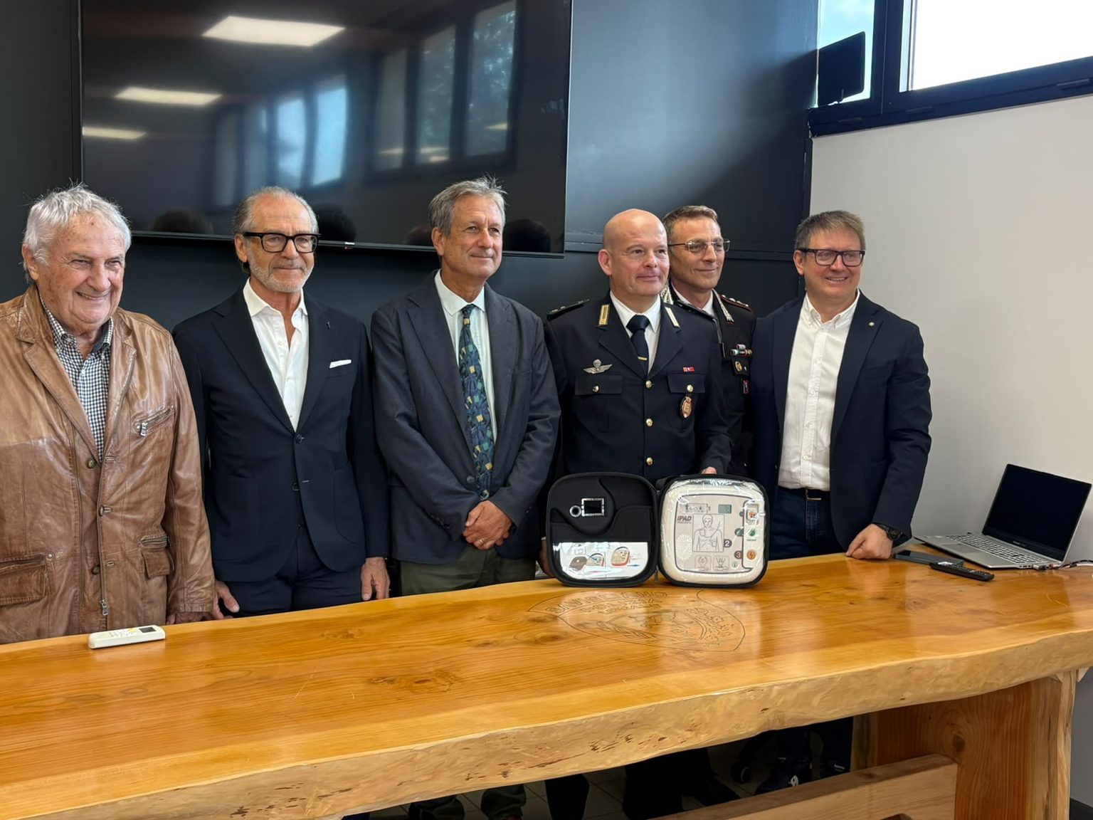 Due nuovi defibrillatori per i vigili